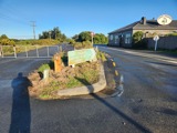 Road outside a tavern
